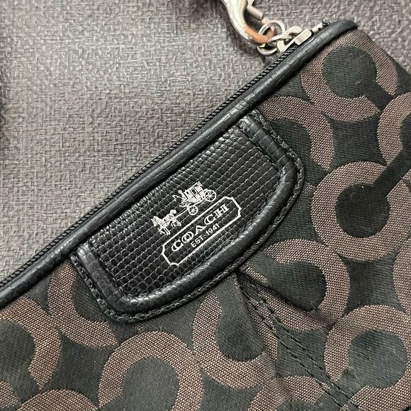 Y2K Coach Black Signature Silver Wristlet Wallet Patent Leather - Picture 2 of 5